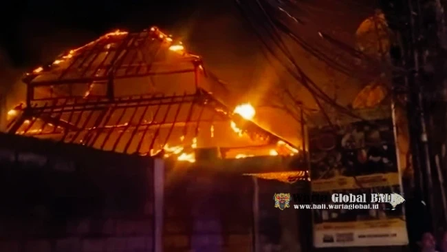 Malam Mengerikan di Seminyak: Restoran Legendaris Chez Gado-Gado Ludes Dilalap Api, Kerugian Capai Rp 4 Miliar!