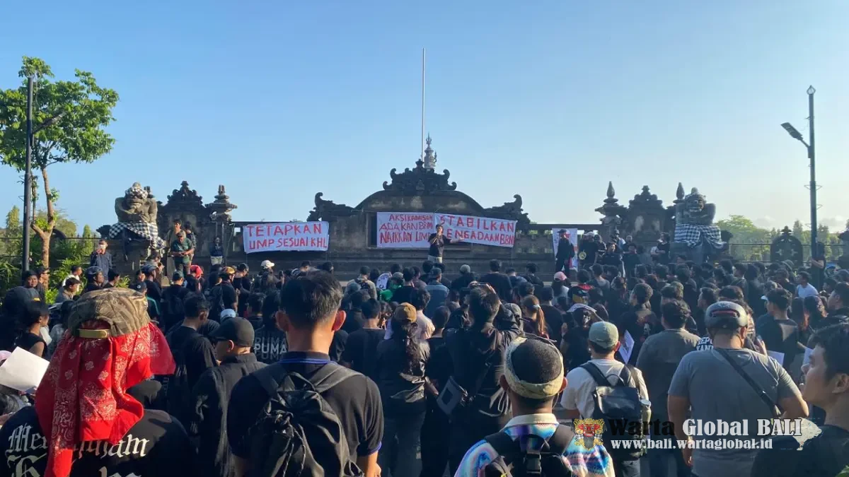 Aksi Kamisan di Renon, Warga Bali Suarakan Kelangkaan BBM hingga Keadilan Sosial