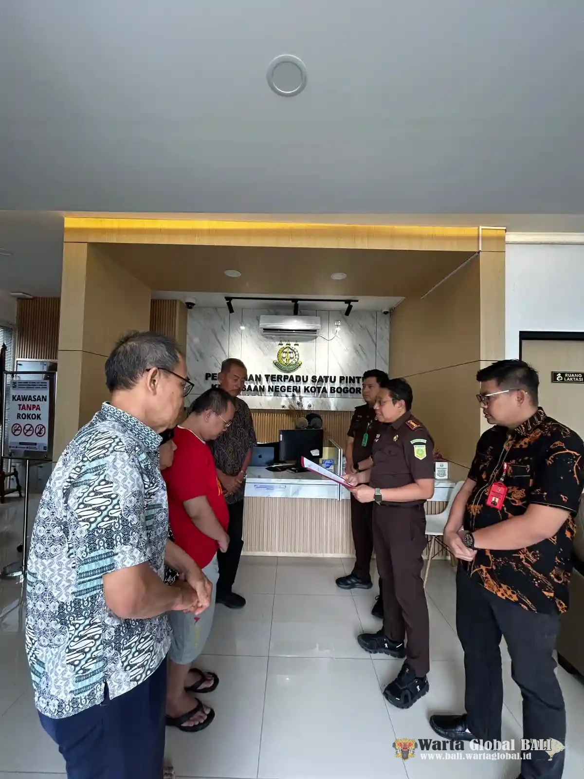 Kejari Kota Bogor Selesaikan Perkara Dugaan Pencurian Kantong Semar Lewat Keadilan Restoratif, Tersangka Diserahkan kepada Keluarga
