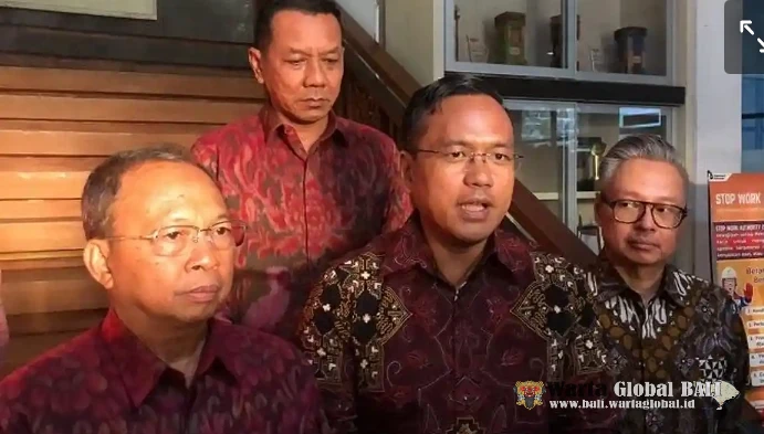 DIRUT PERTAMINA SIMON ALOYSIUS MANTIRI MINTA MAAF ATAS KELANGKAAN BBM DI BALI, GANGGUAN KAPAL JADI SOROTAN