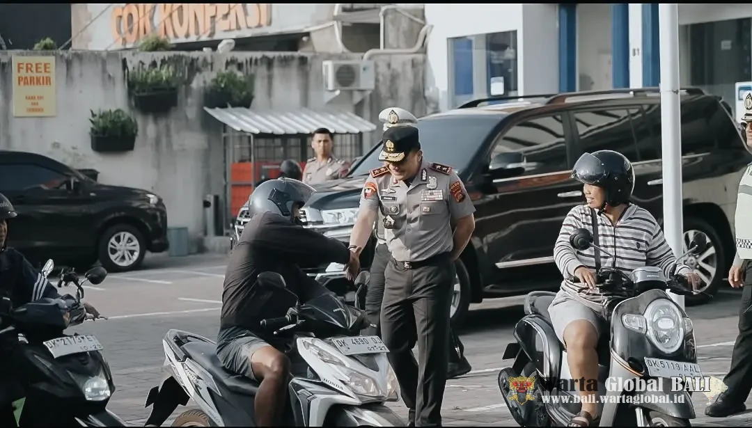 Kapolda Bali Hadir di Tengah Pengguna Jalan, Pelayanan Humanis Jadi Perhatian
