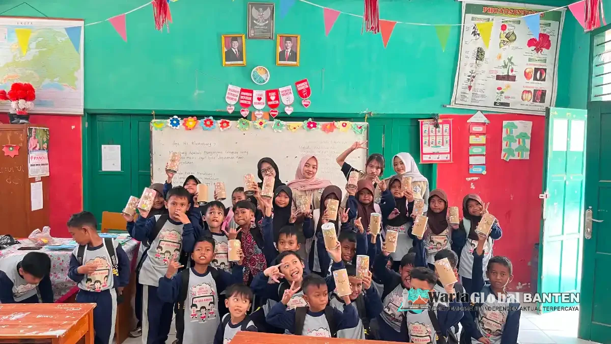 Implementasi Edukasi Literasi Keuangan melalui Kegiatan Menabung Sejak Dini oleh Mahasiswa KKM Kelompok 87 Universitas Bina Bangsa di SDN 2 Bojongcae