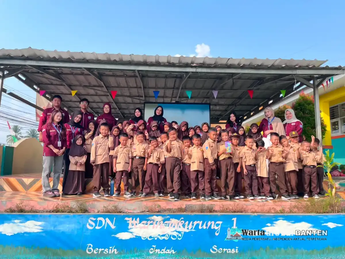 Ciptakan Senyum Sehat, Mahasiswa KKM Kelompok 61 berikan Edukasi cara menyikat gigi yang benar kepada siswa SD Negeri 1 Waringinkurung