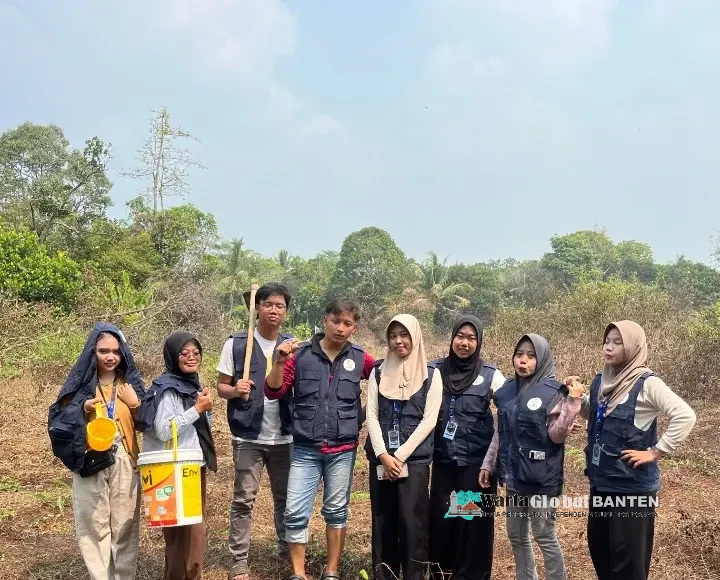 KKM UNIBA Kelompok 41 Hijaukan Desa Tambiluk melalui Penanaman Pohon Albasiah