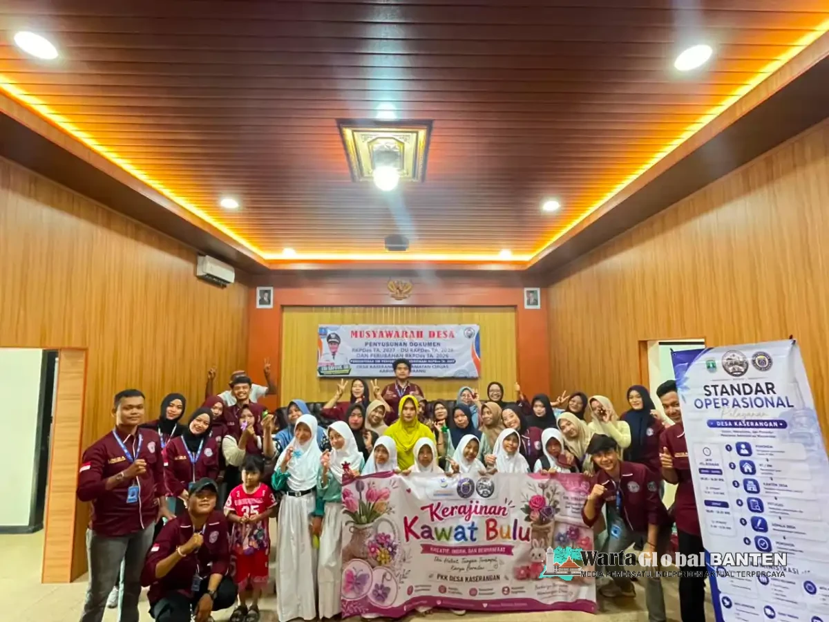 Mahasiswa KKM UNIBA Kelompok 22 Gelar Edukasi Pembuatan Kerajinan Tangan dari Kawat Bulu di Desa Kaserangan