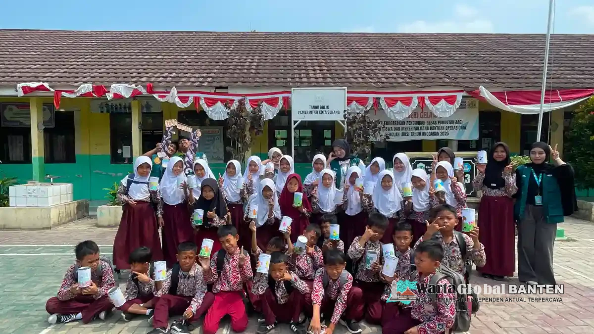KKM 01 Desa Gelam Dorong Jiwa Kewirausahaan Siswa SDN Gelam 3 melalui Celengan Kreatif