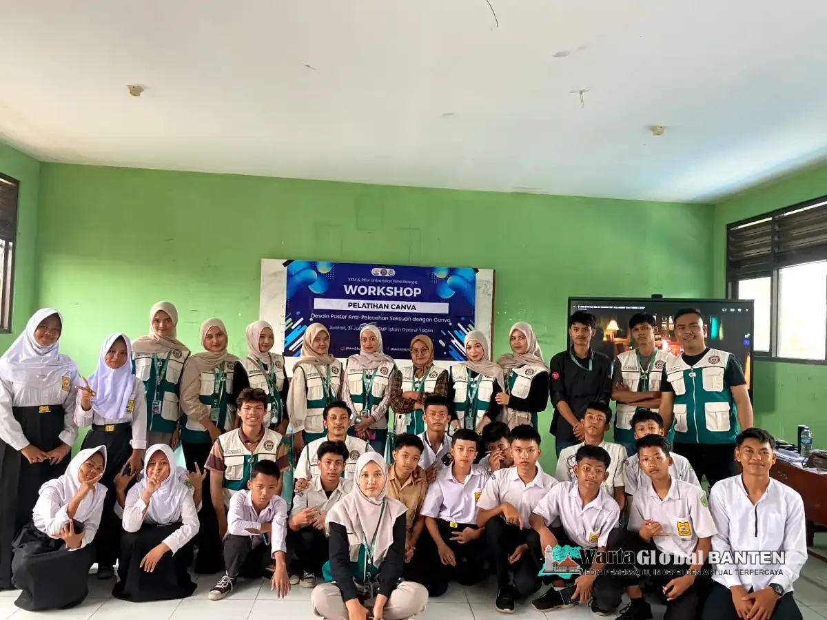 Dorong Literasi Desain Kreatif, KKM UNIBA Kelompok 3 Latih Siswa SMP Islam Darul Yaaqin Gunakan Canva