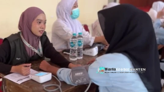 KKM Kelompok 100 Universitas Bina Bangsa Berkontribusi dalam Gebyar Cek Kesehatan Gratis (CKG): Sinergi Bersama UPTD Puskesmas Gunung Kaler dan STIKes Faathir Husada