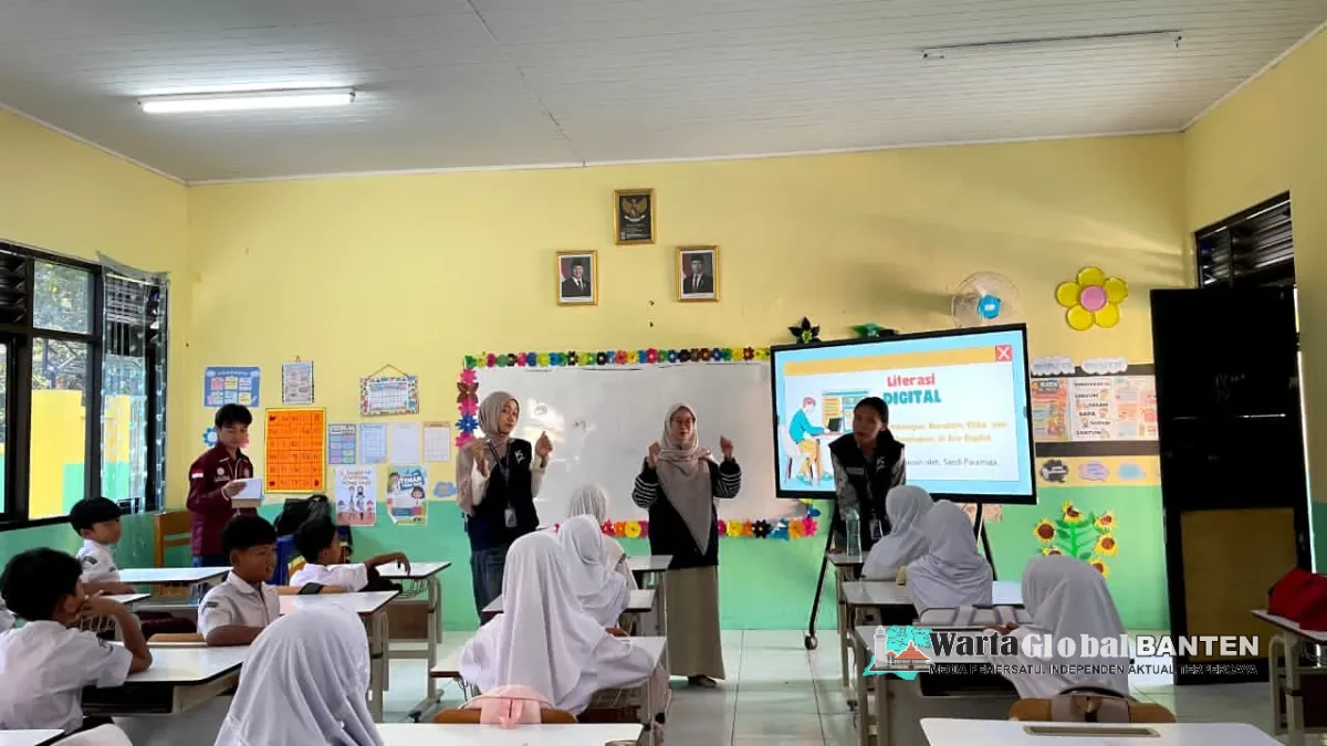 Mahasiswa KKM 52 Universitas Bina Bangsa Gelar Sosialisasi Literasi Digital di SDN Pasanggrahan