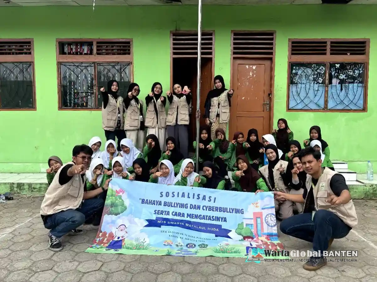 Mahasiswa KKM Universitas Bina Bangsa Kelompok 51 Gelar Sosialisasi Bahaya Bullying dan Cyberbullying di MTs Mathlaul Huda Pabuaran
