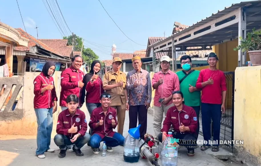 Kolaborasi KKM 33 dan Pemerintah Desa Singarajan dalam Pelaksanaan Fogging sebagai Upaya Pencegahan DBD
