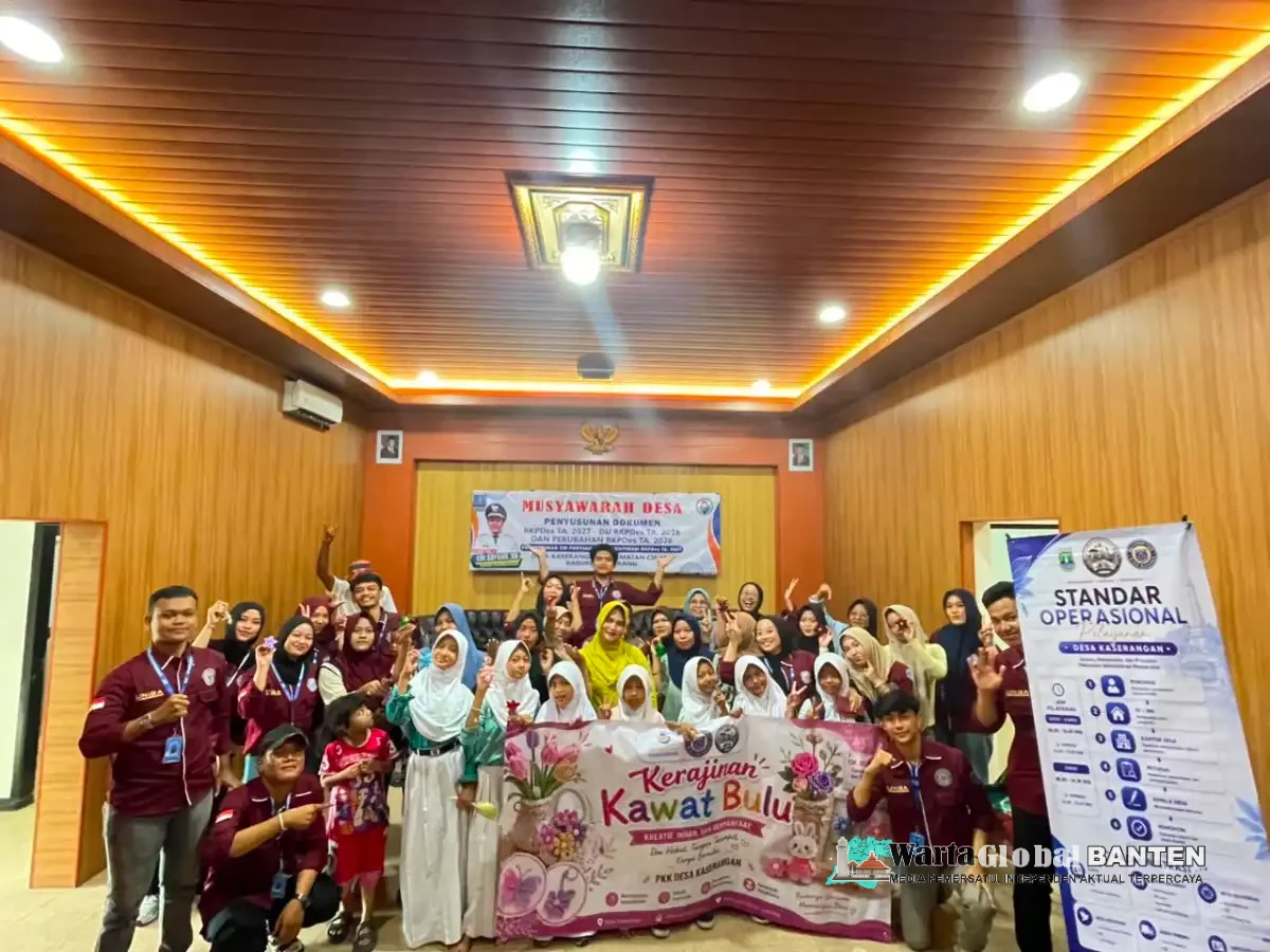 Mahasiswa KKM UNIBA Kelompok 22 Gelar Edukasi Pembuatan Kerajinan Tangan dari Kawat Bulu di Desa Kaserangan