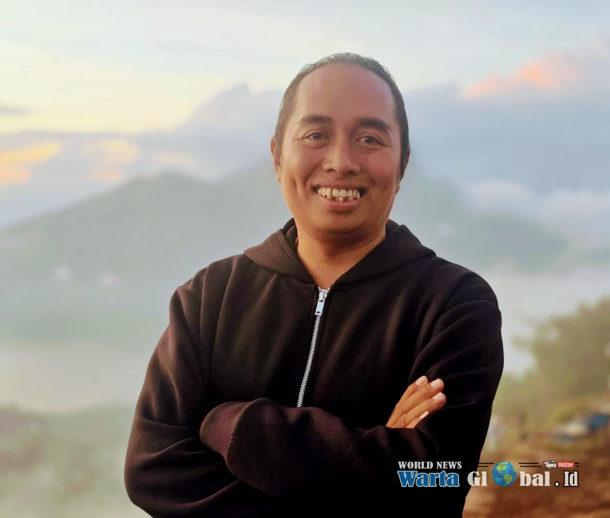 CHALLENGING THE ATTEMPT TO “CUSTOMIZE” BALI’S LPD FINANCIAL SYSTEM
By: I Made Somya Putra, S.H. CHALLENGING THE ATTEMPT TO “CUSTOMIZE” BALI’S LPD FINANCIAL SYSTEM
By: I Made Somya Putra, S.H.