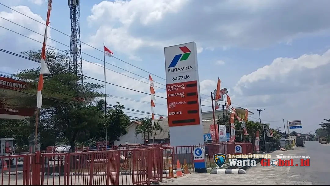 SPBU SIDOMULYO DIDUGA “MAIN” SOLAR DALAM JERIGEN, BPH MIGAS & PERTAMINA DIMINTA TURUN TANGAN
SPBU TUTUP, PULUHAN MOBIL ANTRE — OPERATOR TETAP ISI SOLAR KE JERIGEN, SOP BPH MIGAS DIPERTANYAKAN
