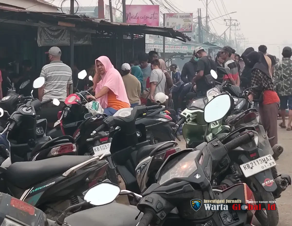 KALBAR DISELIMUTI ASAP, SUNGAI RENGAS KEHAUSAN: KE MANA PEMERINTAH SAAT RAKYAT KESULITAN AIR?