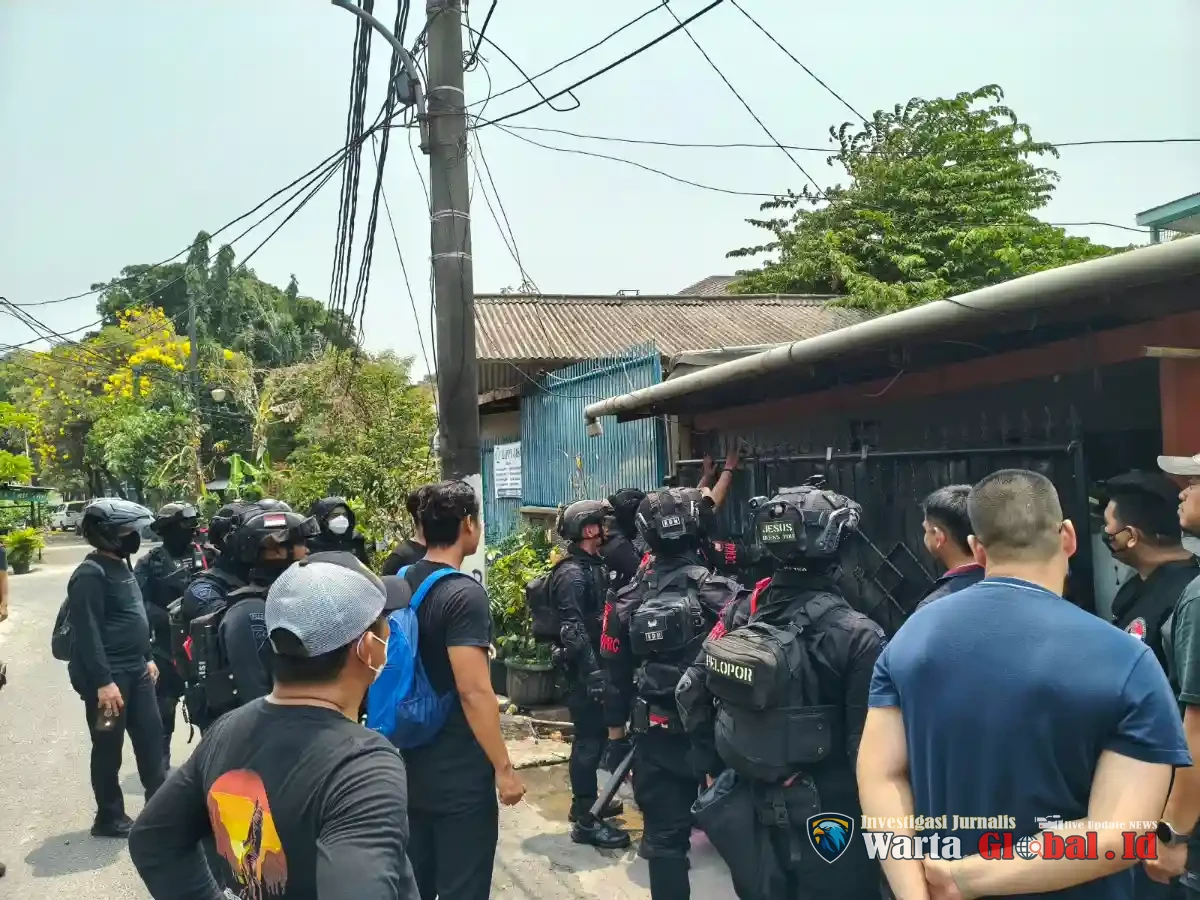 KAMPUNG AMBON DIGEREBEK! Dua Orang Diamankan, Diduga Sabu dan Ketamin Ditemukan