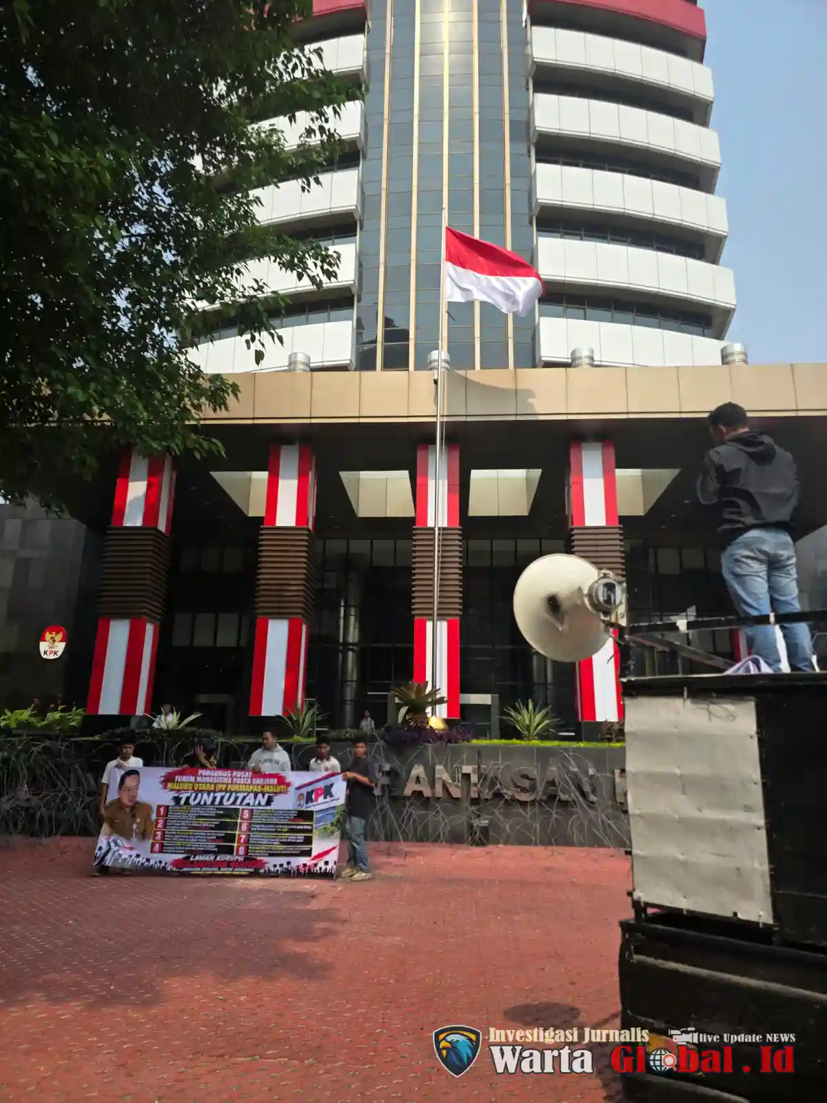 FORMAPAS MALUT GERUDUK KPK, DESAK PERIKSA SEKDA TERNATE RIZAL MARSAOLY ATAS SEJUMLAH DUGAAN KORUPSI