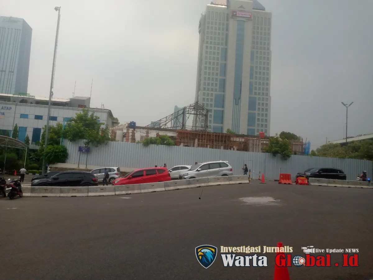 WARTAGLOBAL SOROTI!
Proyek Gedung Bertingkat di Lingkungan Polda Metro Jaya Disorot, Dugaan K3 dan Legalitas Pembangunan Perlu Diklarifikasi.