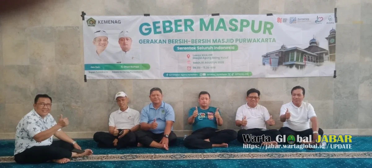 Sambut HUT ke-81 RI, Kemenag Purwakarta Gelar Bersih-Bersih Masjid Agung Syekh Baing Yusuf