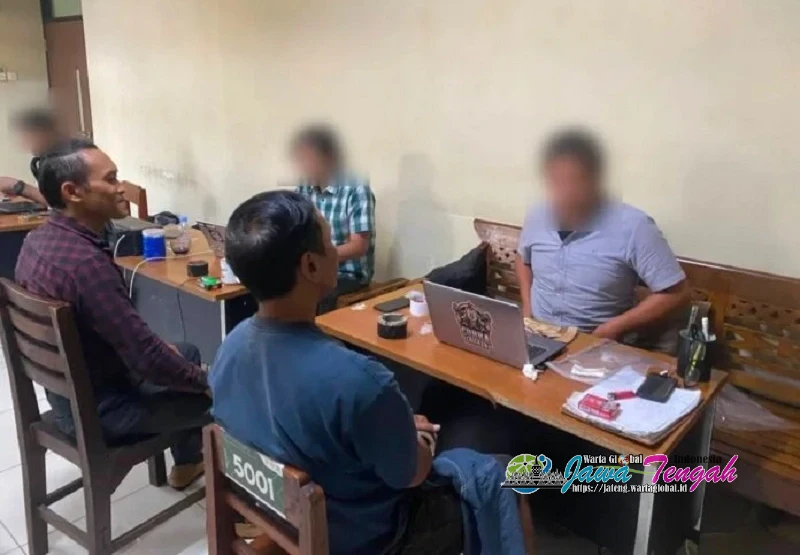 Bongkar Peredaran Narkoba di Polokarto, Polisi Tangkap Pengedar dan Sita Barang Bukti 2,72 Gram Sabu Bongkar Peredaran Narkoba di Polokarto, Polisi Tangkap Pengedar dan Sita Barang Bukti 2,72 Gram Sabu