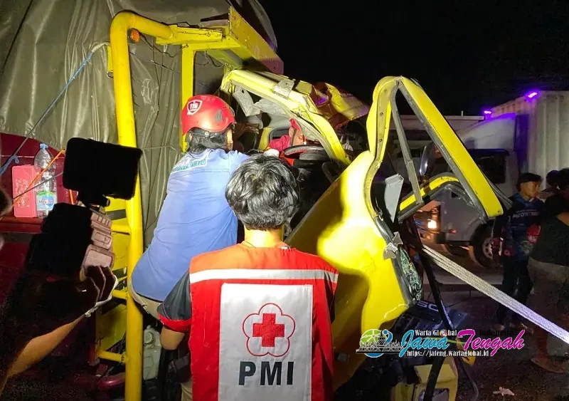 Laka Maut! Sopir Truk Asal Karanganyar Meninggal Usai Tabrak Truk di Simpang Ngrampal Sragen Laka Maut! Sopir Truk Asal Karanganyar Meninggal Usai Tabrak Truk di Simpang Ngrampal Sragen