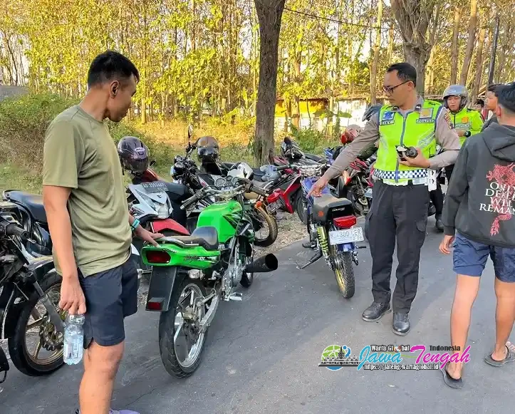 Gelar Patroli Balap Liar, Satlantas Polres Karanganyar Amankan Lima Motor Berkenalpot Brong Gelar Patroli Balap Liar, Satlantas Polres Karanganyar Amankan Lima Motor Berkenalpot Brong
