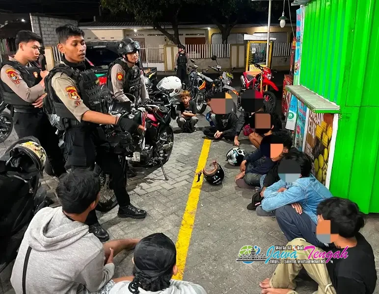 Polres Karanganyar Gagalkan Tawuran Remaja di Fajar Indah, 12 Orang Diamankan Usai Live Media Sosial