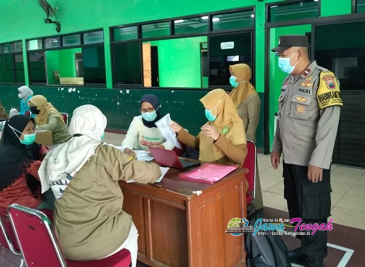 Polsek Colomadu dan Dinas Kesehatan Gelar Skrining TB Gratis, Ratusan Warga Gawanan Ikuti Deteksi Dini Tuberkulosis