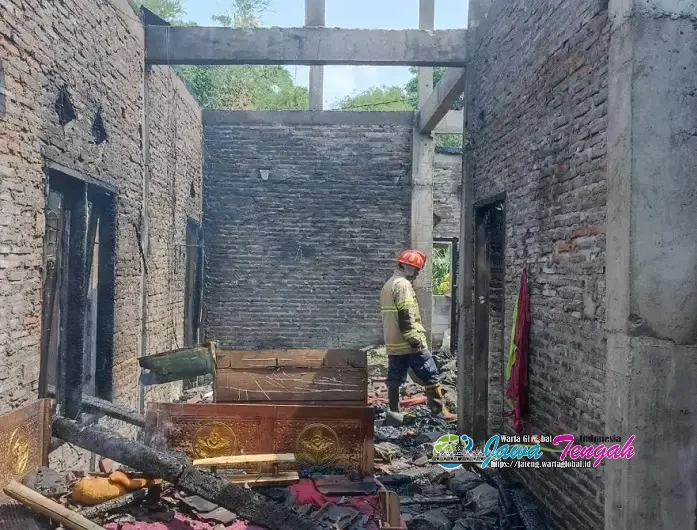 Rumah Warga di Kebakkramat Terbakar, Kerugian Ditaksir Rp20 Juta, Polisi Selidiki Penyebabnya