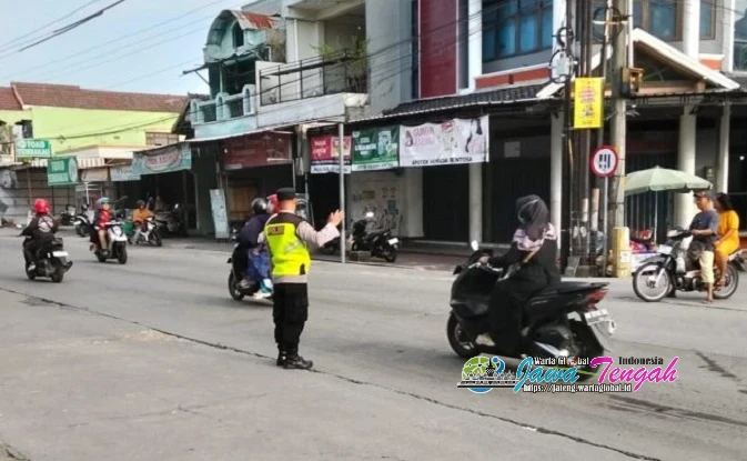 Jaga Kelancaran Arus Lalu Lintas, Polsek Tawangsari Gelar PH Pagi Layani Masyarakat di Jam Sibuk