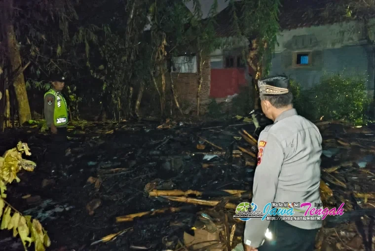 Dapur Rumah Lansia di Karangdadap Pekalongan Ludes Terbakar, Kerugian Rp 15 Juta