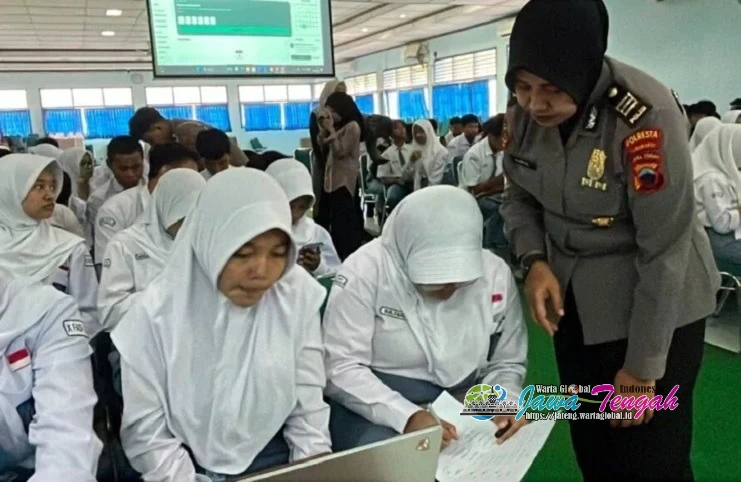 Ratusan Pelajar SMA di Solo Dibekali Cara Bijak Gunakan AI dan Kenali Bahaya Deepfake