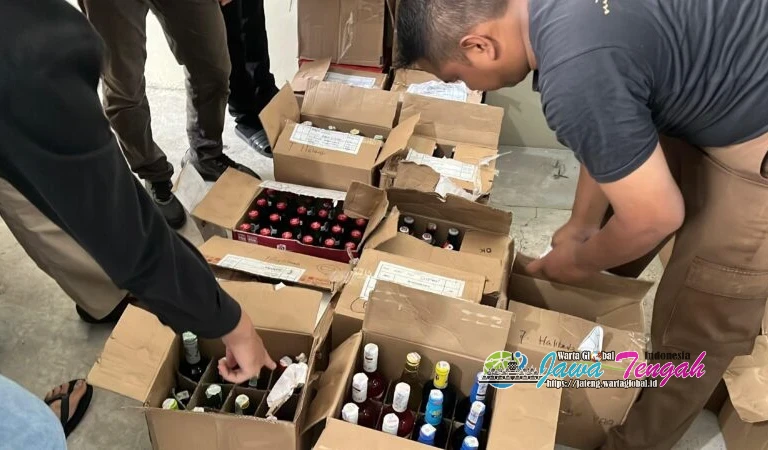 Pulahan Ribu Botol Miras Ilegal dan Oplosan Disita Selama Semester Pertama 2026