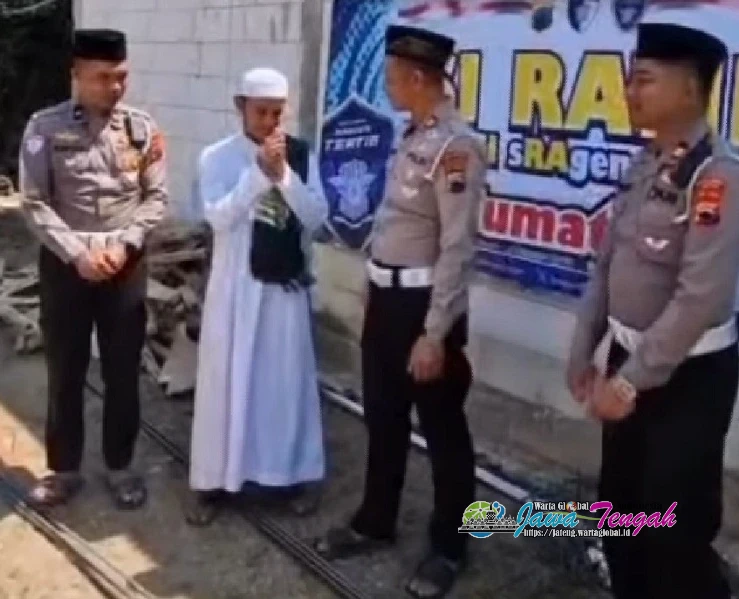 Gelar SI RATIB JUMAT’AN, Satlantas Polres Sragen Edukasi Keselamatan Lalu Lintas dan Salurkan 50 Sak Semen