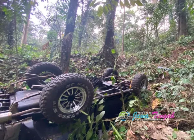 Mobil Daihatsu Feroza Terperosok ke Jurang, Balita Tewas dan Enam Korban Dirawat di RSUD Kajen Pekalongan
