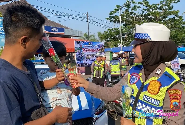 Satlantas Polres Karanganyar Pamerkan Kendaraan dan Perlengkapan Polisi di CFD Jalan Lawu, Sambut HUT LaluLintas ke-71