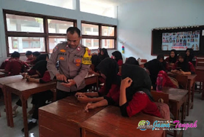 Polresta Klaten Berikan Pembekalan Program Paham AI di  SMKN 1 Bayat