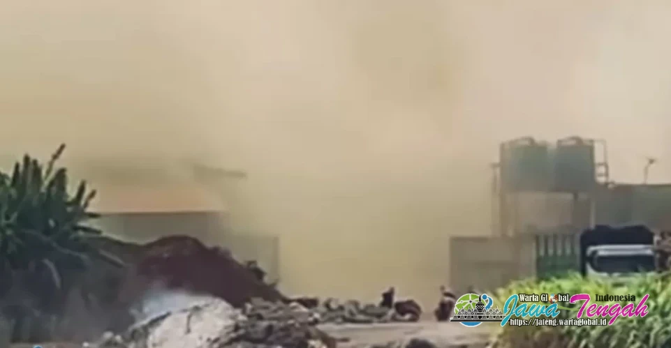 Pabrik Furnitur di Jepara Terbakar, Satu Tewas dan Dua Luka Bakar, Kerugian Ditaksir Miliaran Rupiah
