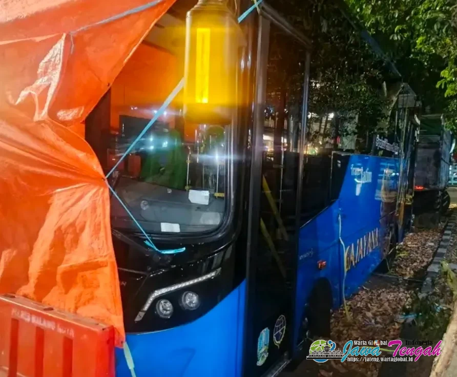 Trans Jatim Tabrak Motor, Siswa SD Tewas