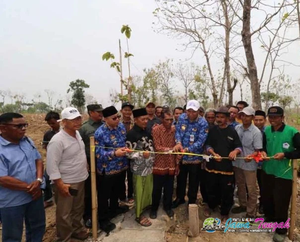 Bupati Sragen Resmikan Jalan Usaha Tani Panjang 361 Meter