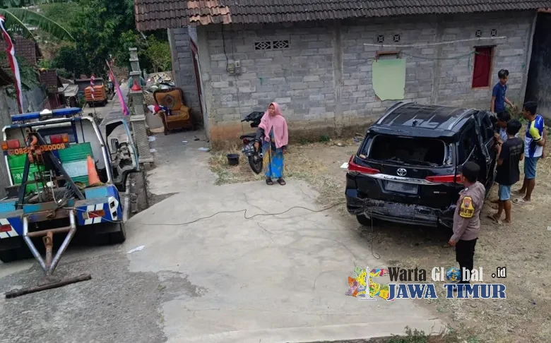 Gagal Menanjak, Fortuner Terguling Masuk Jurang di Wonogiri, Satu Penumpang Luka
