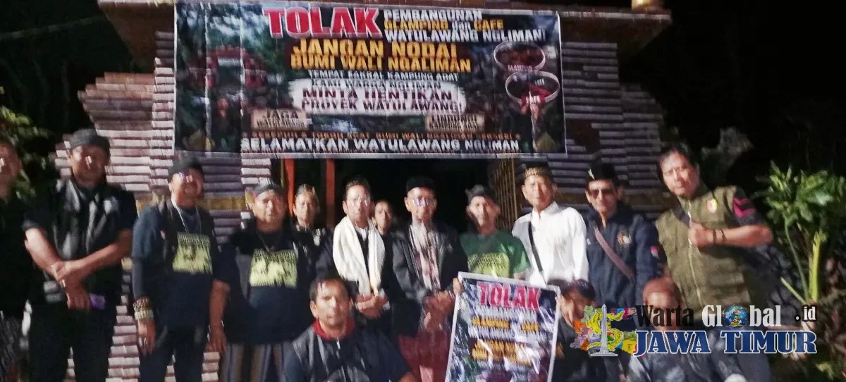 MUNAJAT DI MAKAM MBAH NGLIMAN  TOLAK PEMBANGUNAN WATU LAWANG YANG DINILAI MENGINJAK KESAKRALAN BUMI WALI