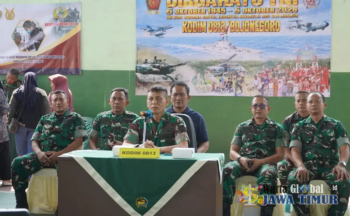 Sambut HUT ke-81 TNI, Kodim Bojonegoro Gelar Baksos Kesehatan dan Bagi Sembako untuk Warga