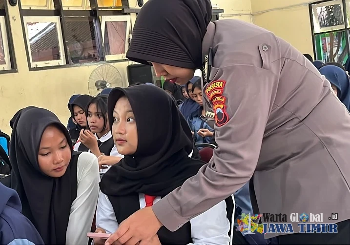Polresta Surakarta Bekali Pelajar SMKN 7 dengan Literasi AI, Dorong Penggunaan Teknologi yang Bijak