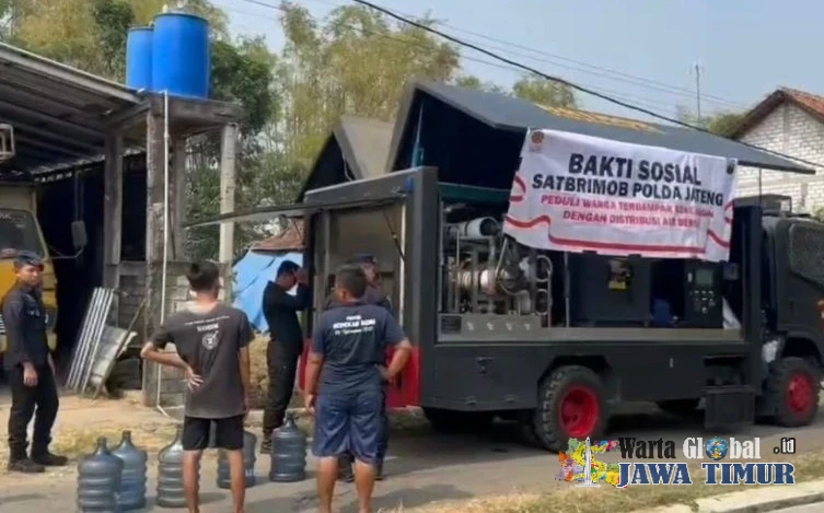 Brimob Polda Jateng Salurkan Air Bersih bagi Warga Terdampak Kekeringan