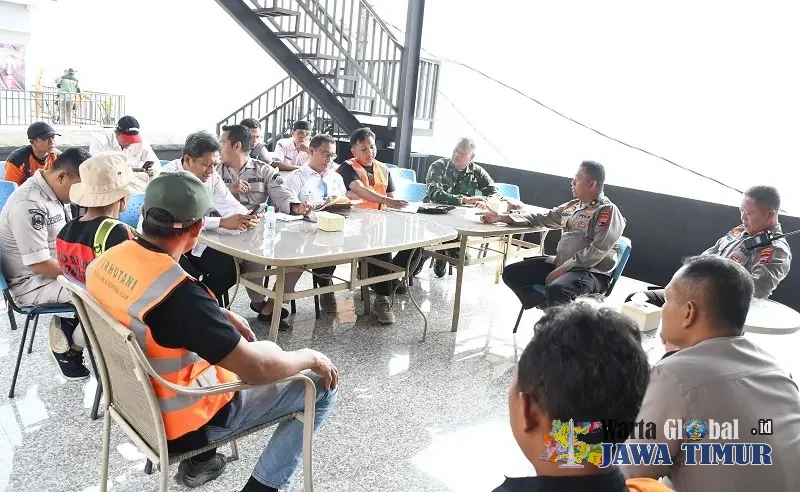 Karhutla Lawu Mendekati Karanganyar, Polres Siapkan Sekat Bakar dan Tim Gabungan