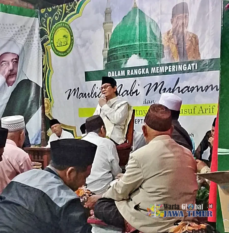 RATUSAN JAMAAH TUMPAH RUAH, MALAM 7 HARI ALMARHUM IR. H. YUSUF ARIF PADATI RUNGKUT TENGAH