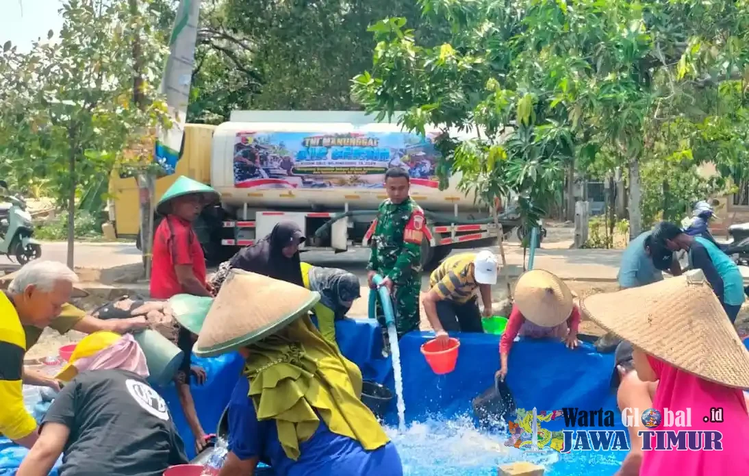 TNI AD Hadir Dekat Rakyat, Kodim Bojonegoro Pasok 200 Ribu Liter Air Bersih ke Desa Kekeringan