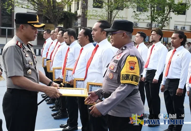16 Personel Polres Karanganyar Terima Penghargaan, Berhasil Ungkap Kasus Kekerasan dan Gerakkan Kepedulian Sosial
