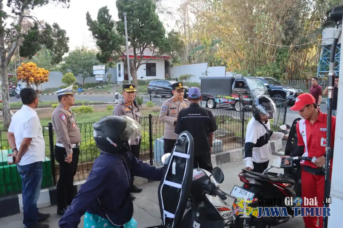 Cegah Panic Buying, Kapolres Batu Pantau Ketersediaan Stok BBM di 10 SPBU Se-Kota Batu
